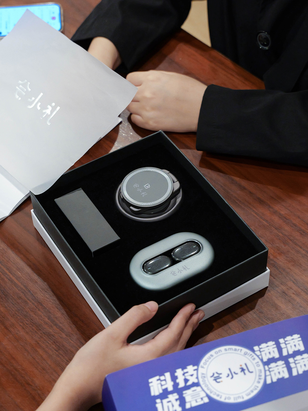 Custom Global Business Travel Gift Set with AI Translation Earbuds