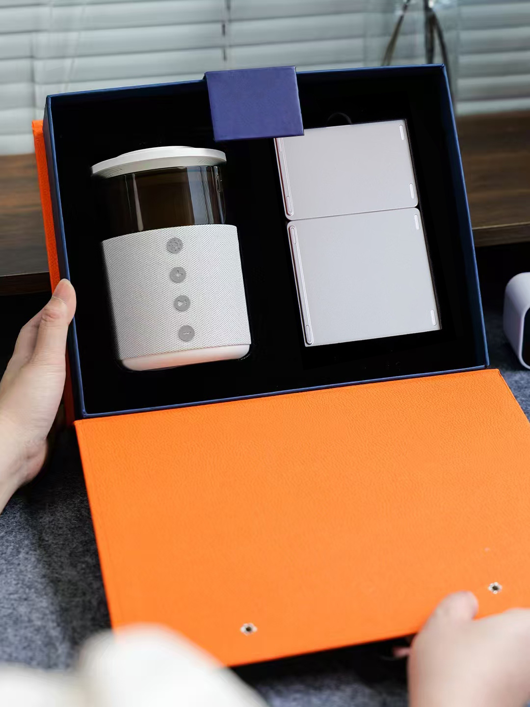 Custom Wireless Charging and Keyboard Gift Set for Executives