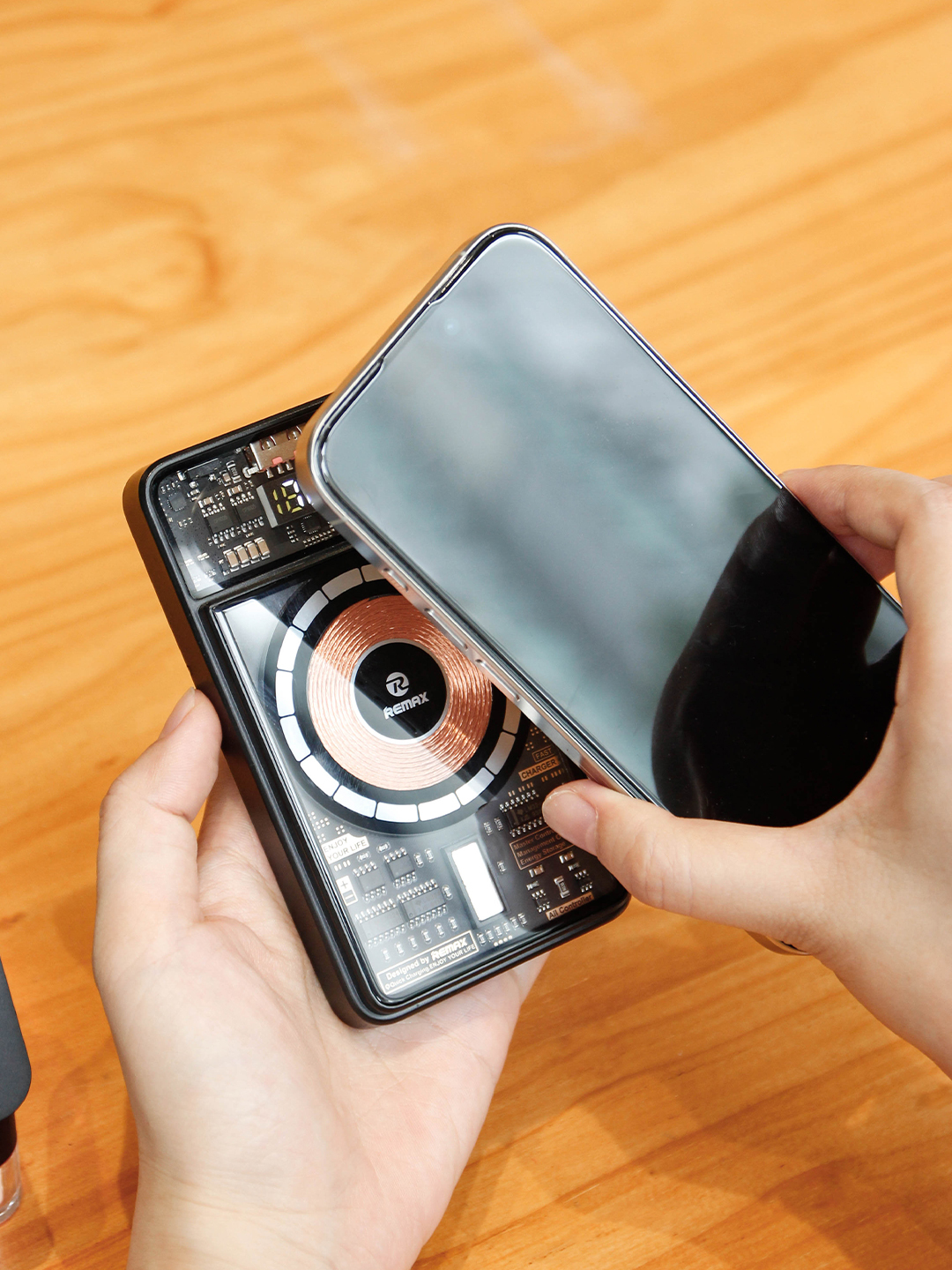 Custom Wireless Charging and Power Bank Gift Set for Executives