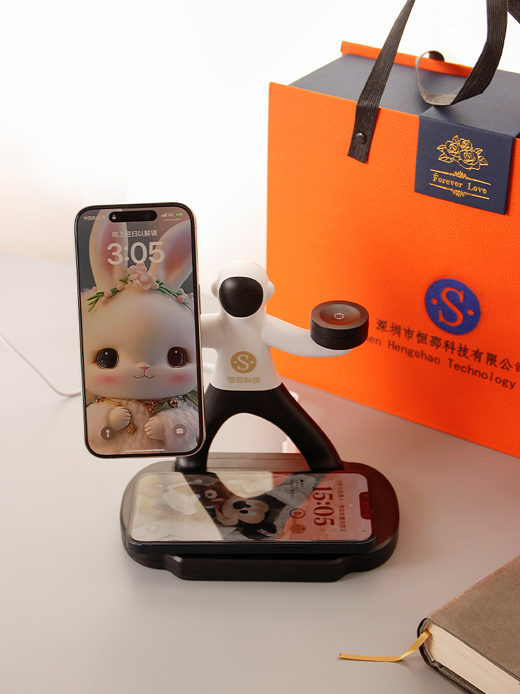LC-0240  Astronaut 3-in-1 Wireless Charger – Premium Corporate Gift Set