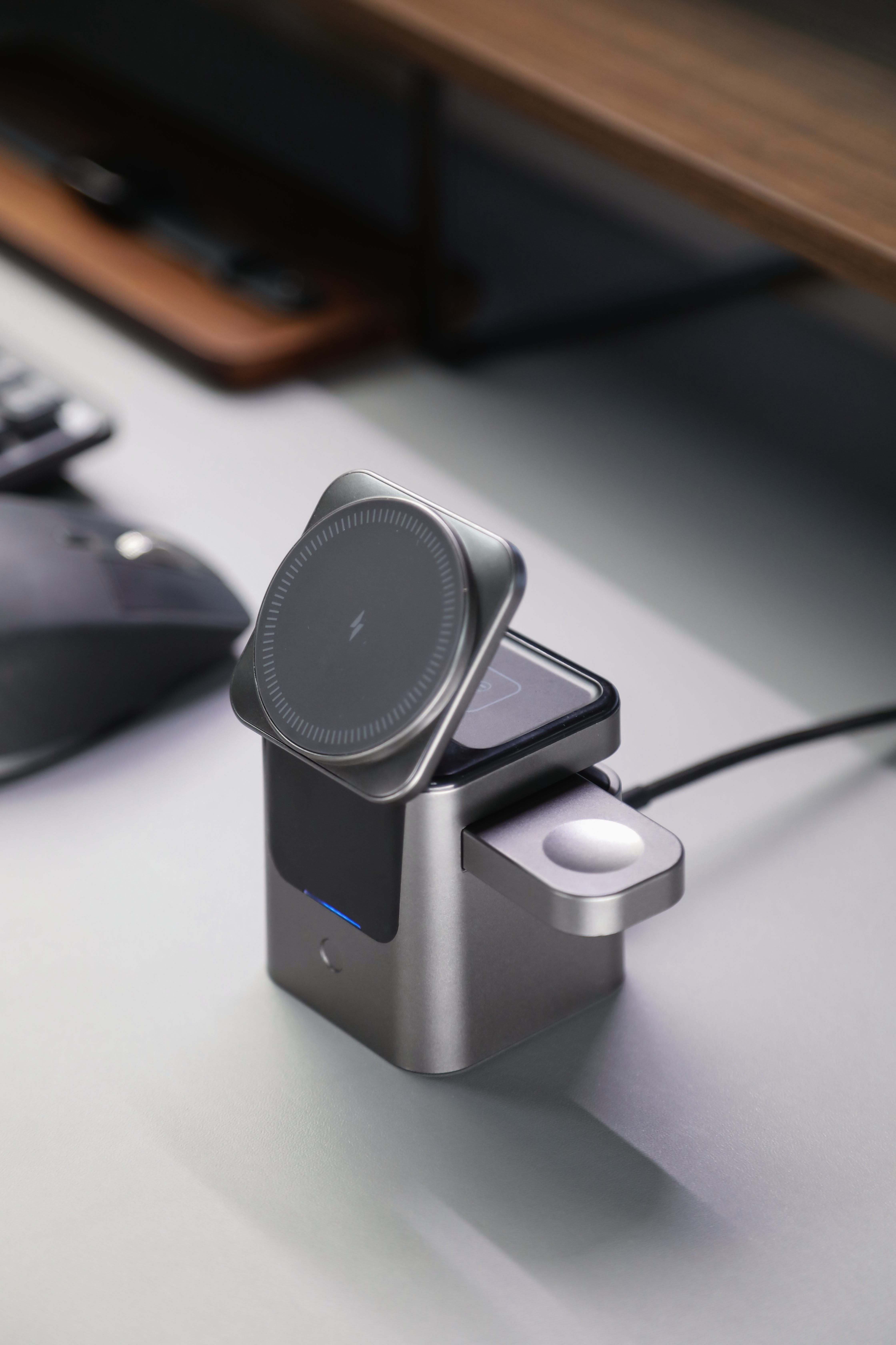 YT30 Electric Magnetic Wireless Charger