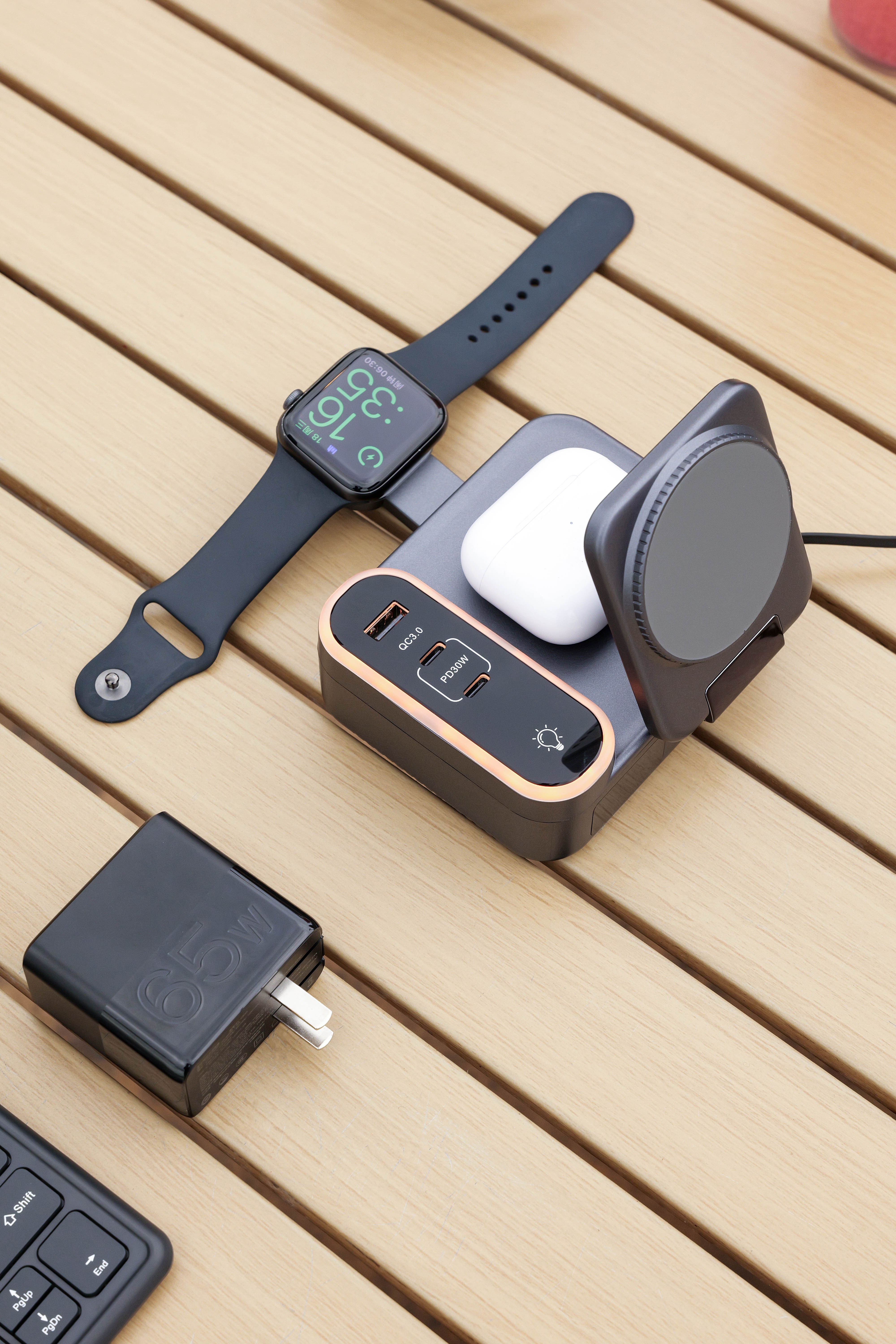Wireless Charger and Keyboard Tech Gift Set - product view 4