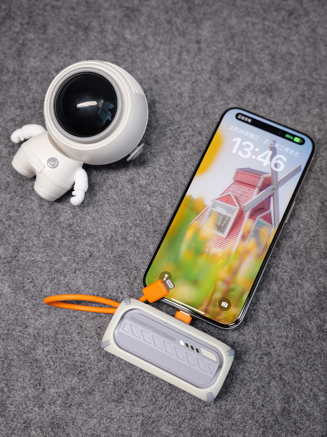 Astronaut Neck Fan and Power Bank Gift Set - product view 7