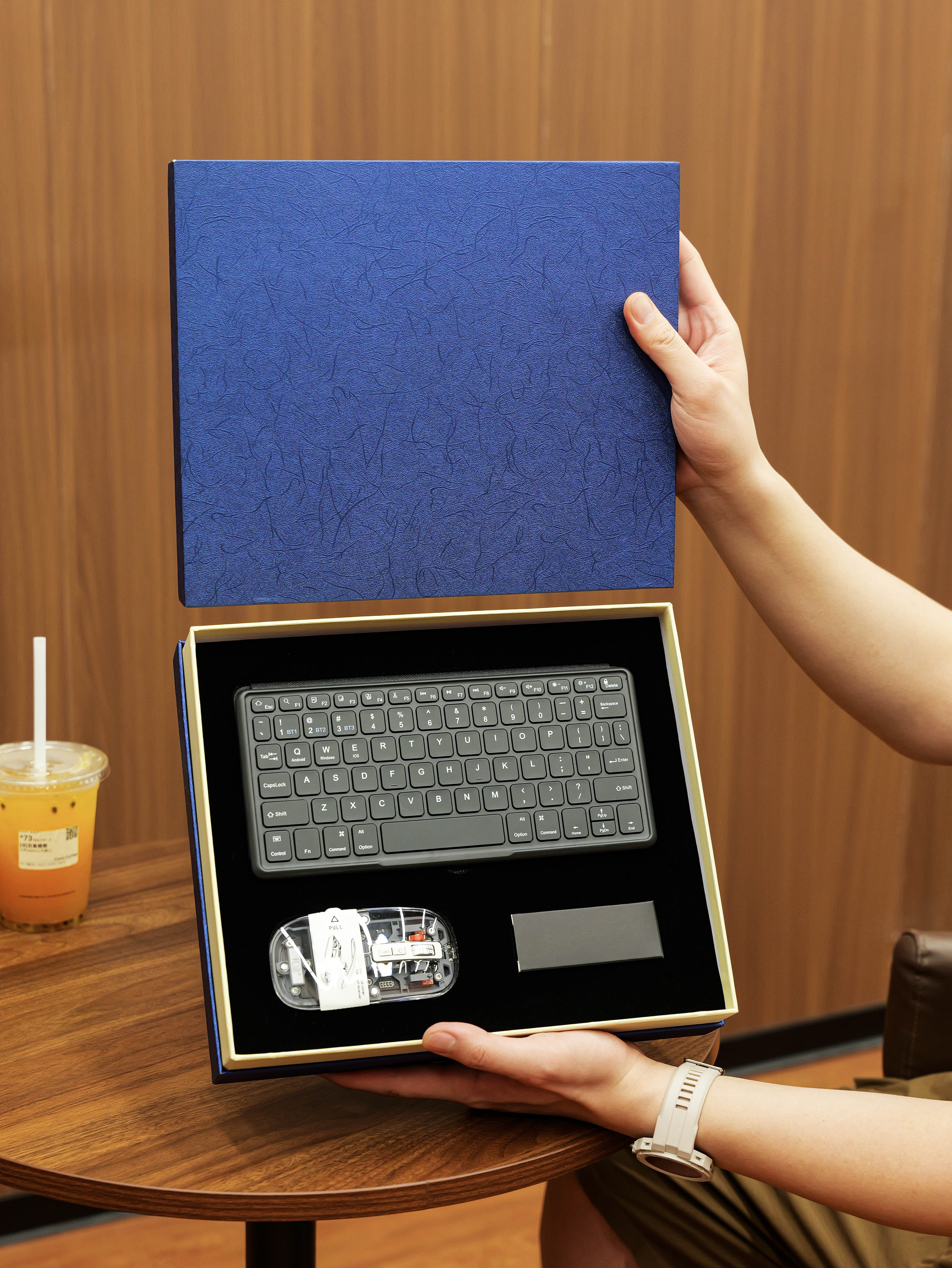 Bluetooth Keyboard & Transparent Mouse Set - product view 2