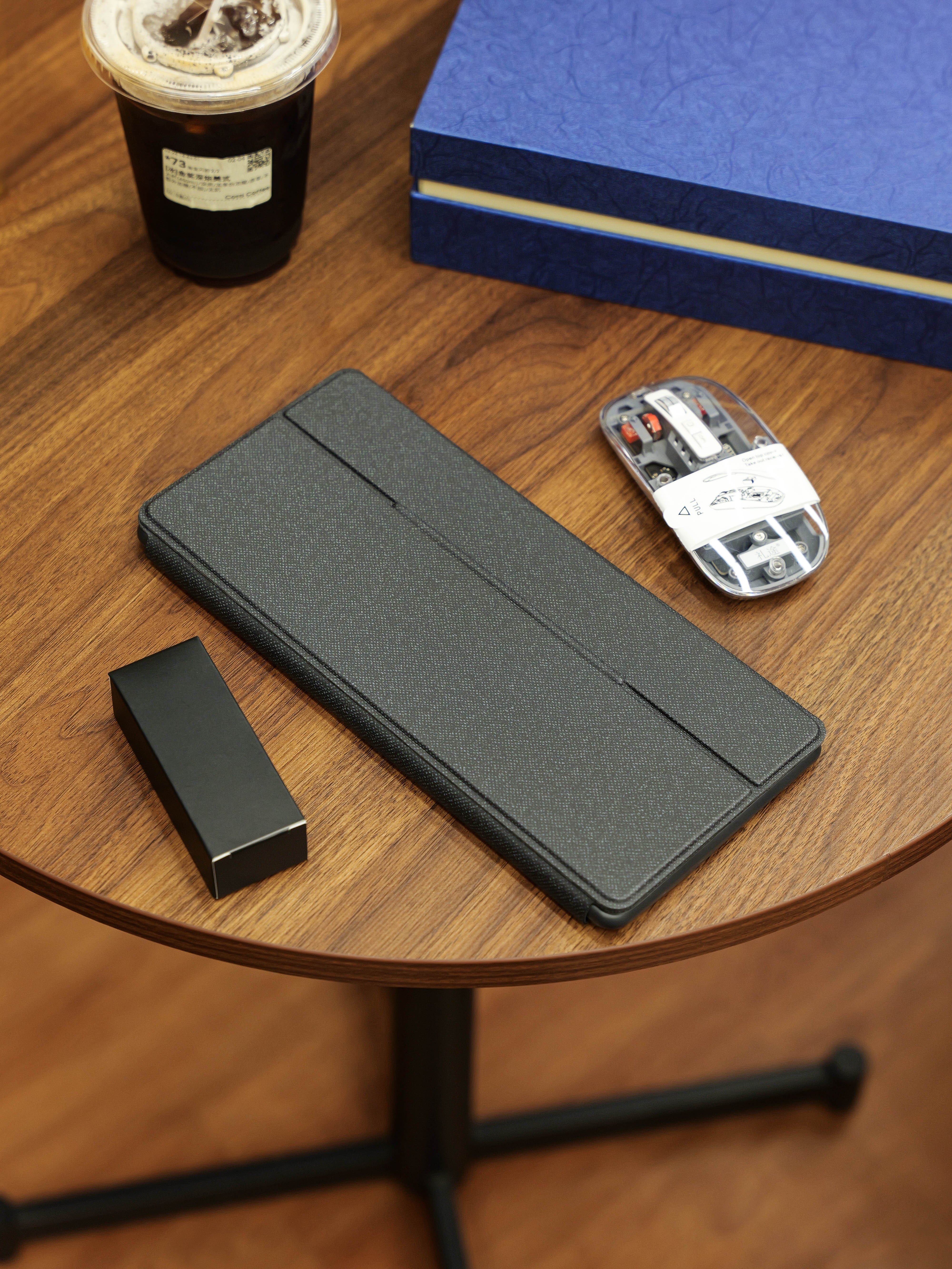 Bluetooth Keyboard & Transparent Mouse Set - product view 3