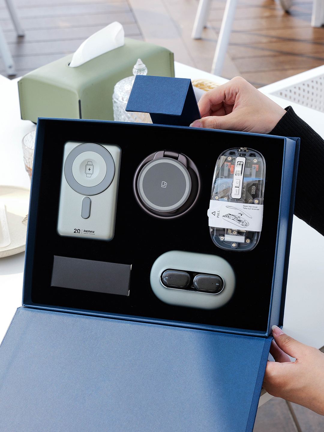 Wireless Charger, Power Bank and AI Earbuds Set - product view 7