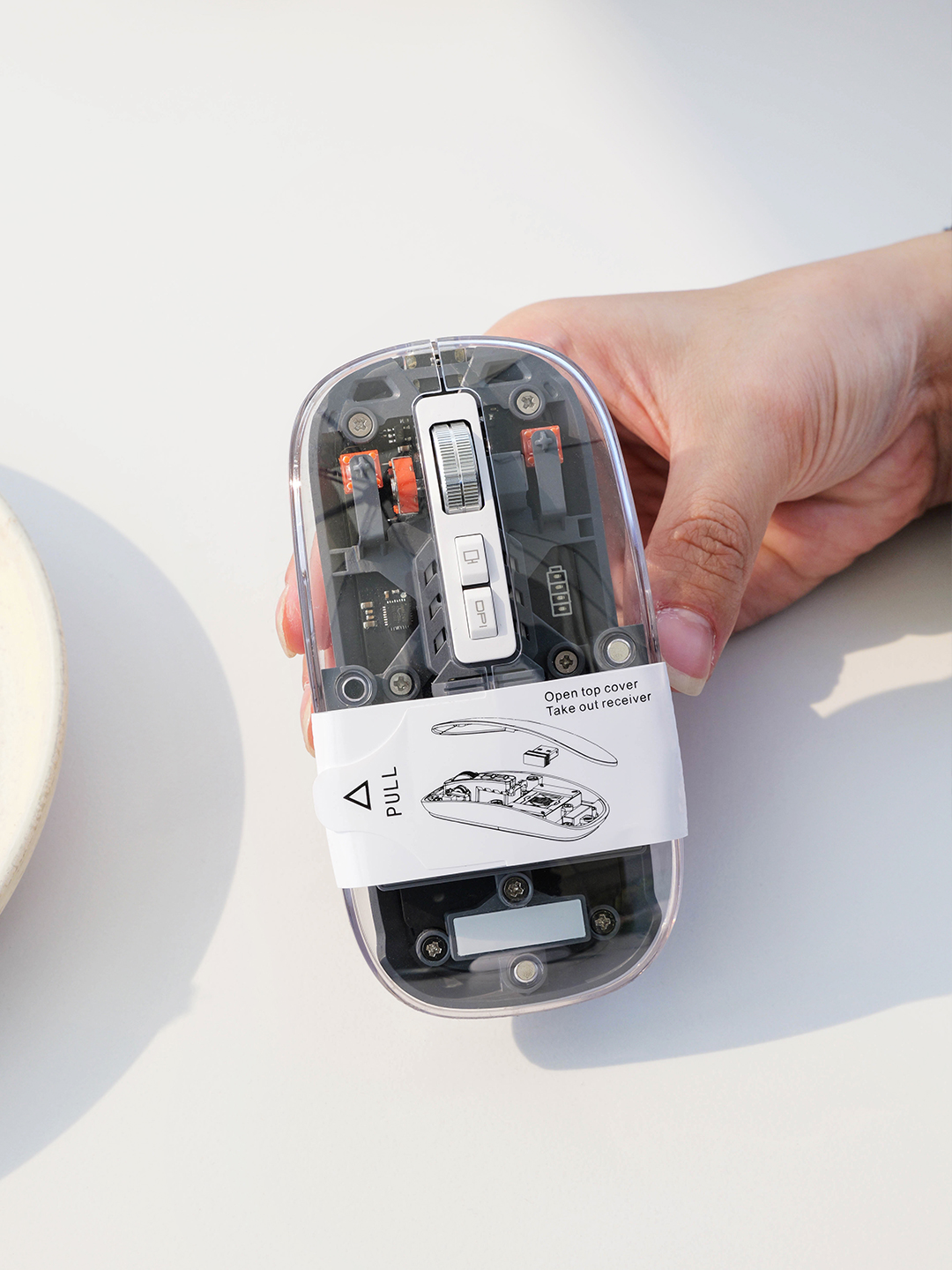 透明 折叠 磁吸 4合1设计 AI翻译耳机＋无线充电器＋充电宝＋鼠标组合礼盒产品图 9