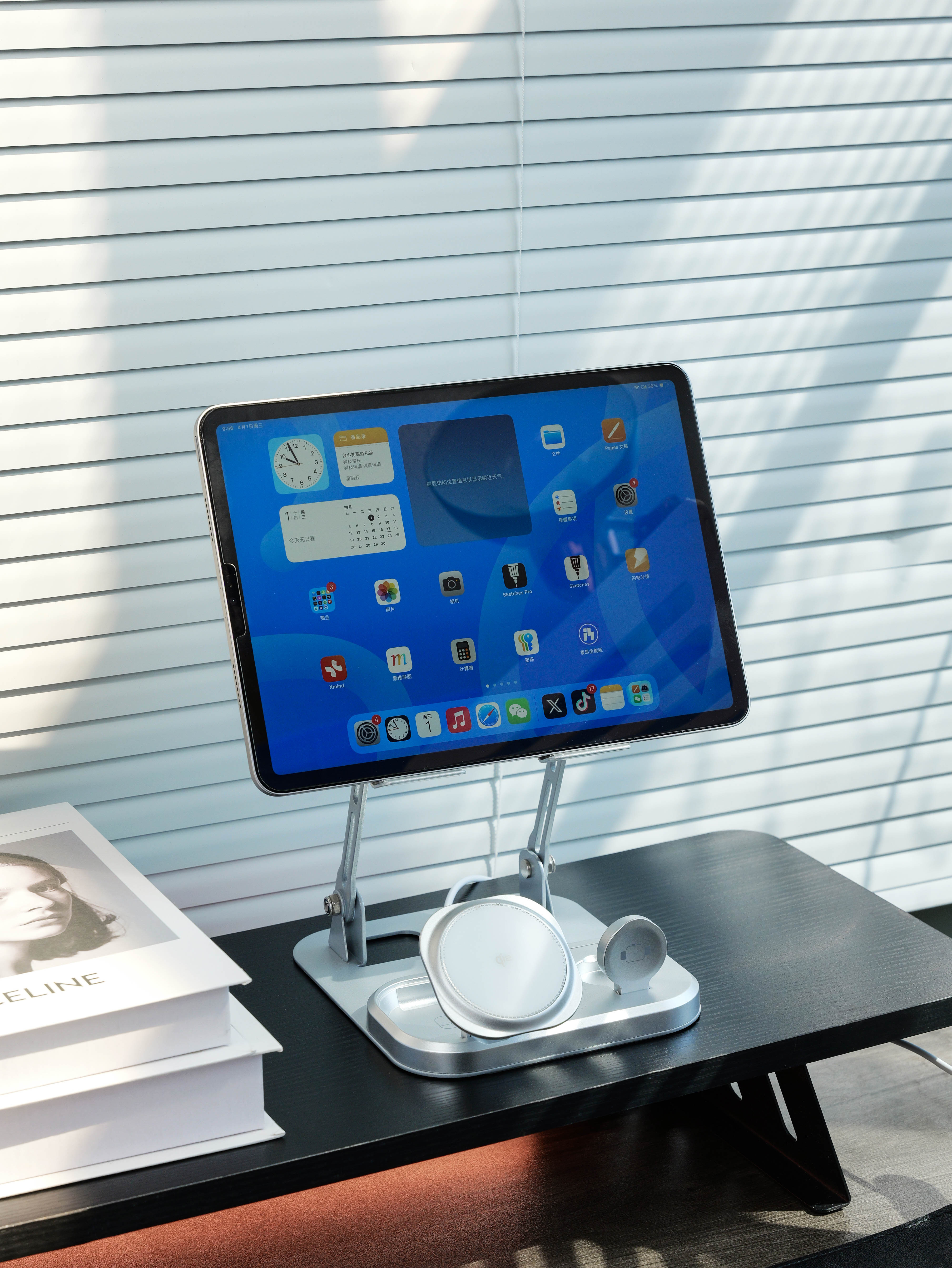 3-in-1 Tablet Stand Wireless Charging Station - product view 10