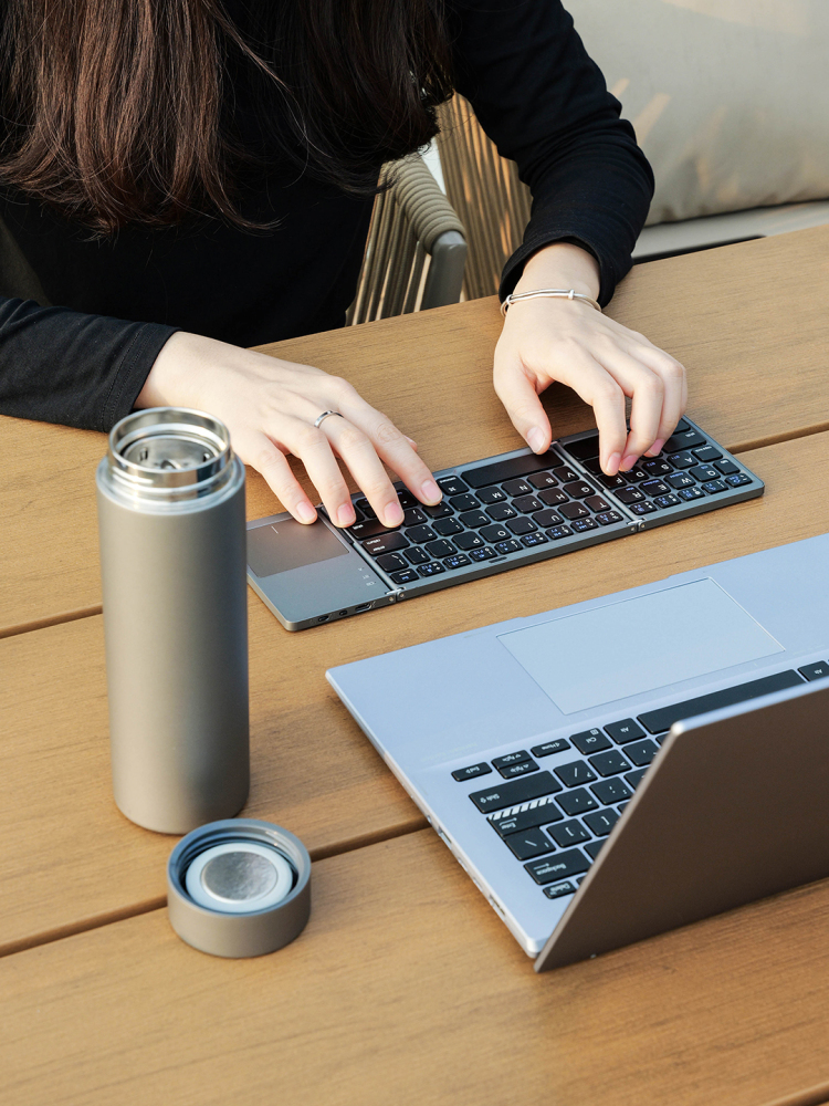 3-in-1 Foldable Wireless Charging Gift Set with Keyboard & Titanium Tumbler | Phone, Watch & Earbuds Charger | Custom Logo