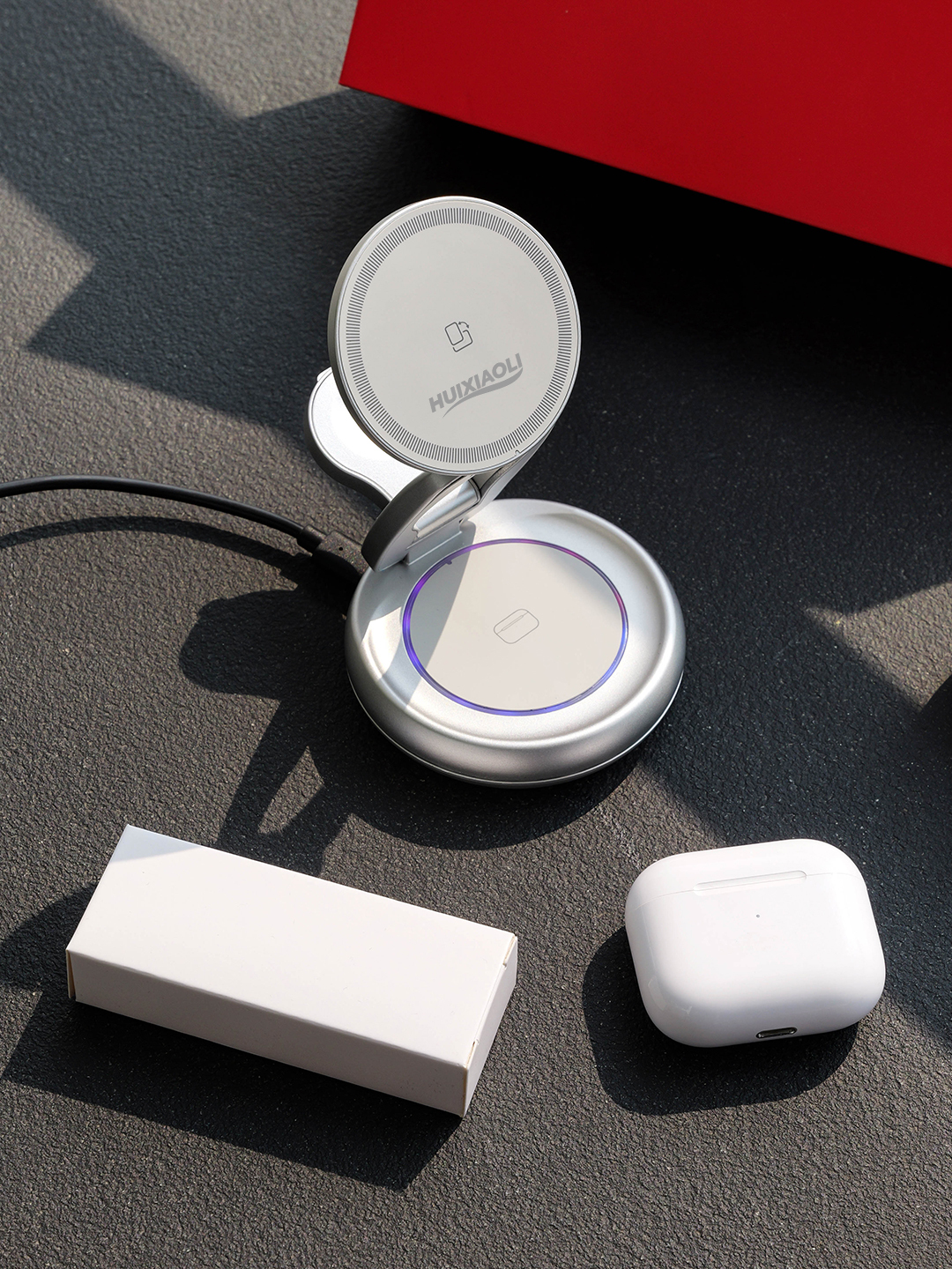 Magnetic Wireless Charger & Power Bank Set - product view 10