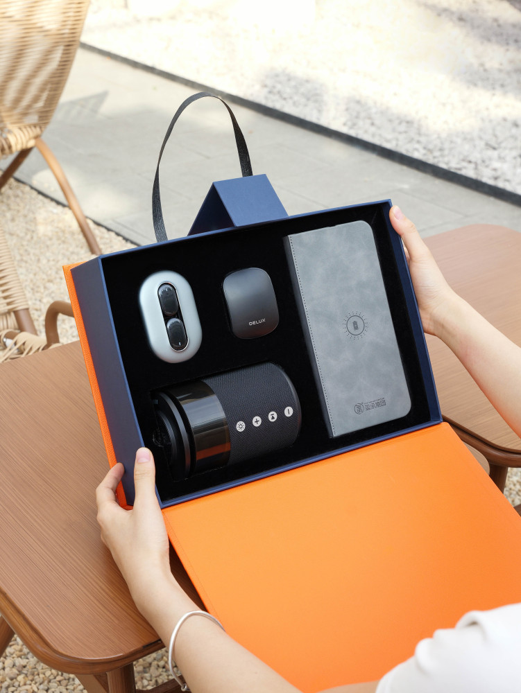 Wireless Charging Desk Gift Set | Charging Mouse Pad, 3-in-1 Bluetooth Speaker, Foldable Slide Mouse & AI Translator Earbuds | Custom Logo