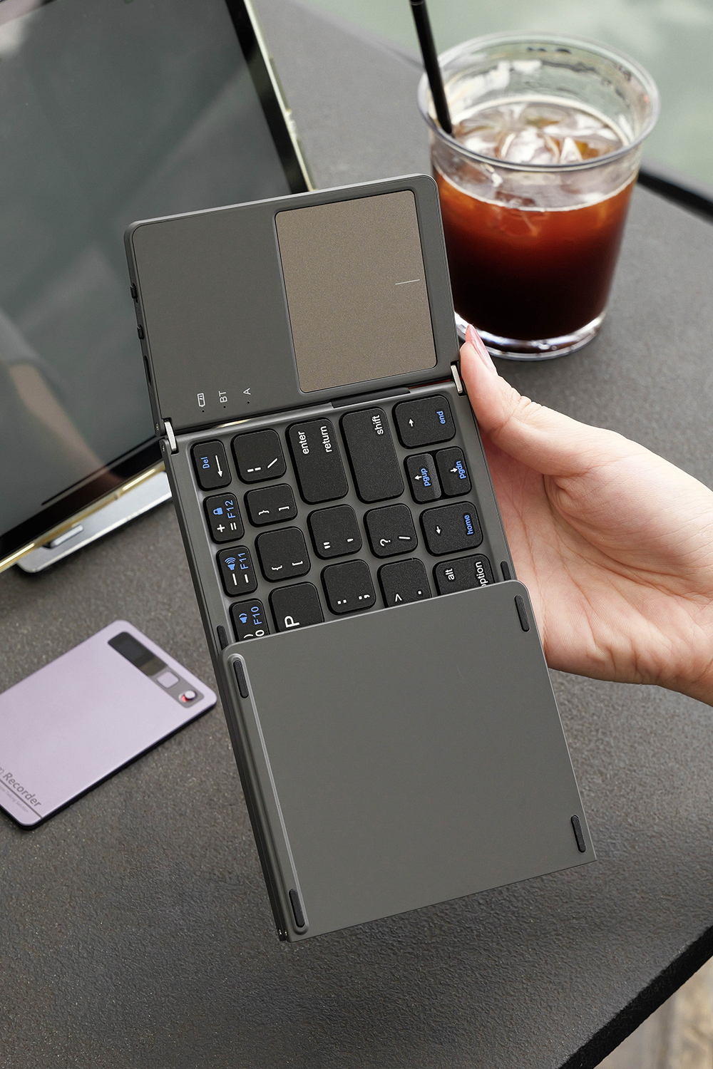 B033 Tri-Fold Bluetooth Keyboard for Mobile