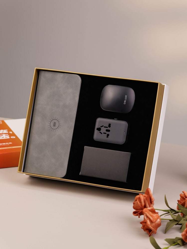Business Travel Desk Gift Set with Wireless - product view 2