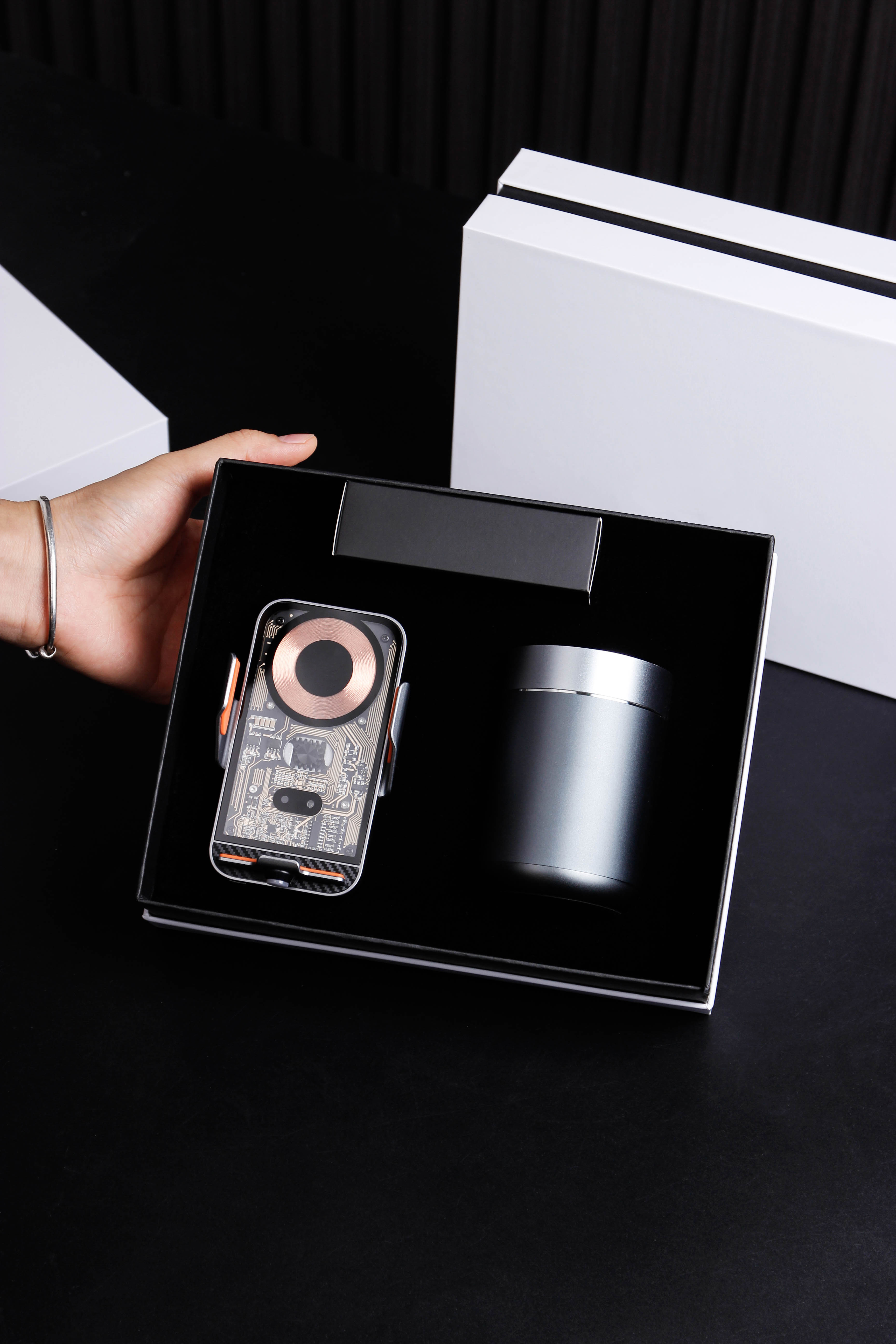 Car Wireless Charging Mount & Emergency Power Bank, 2-Piece Car Travel Gift Set