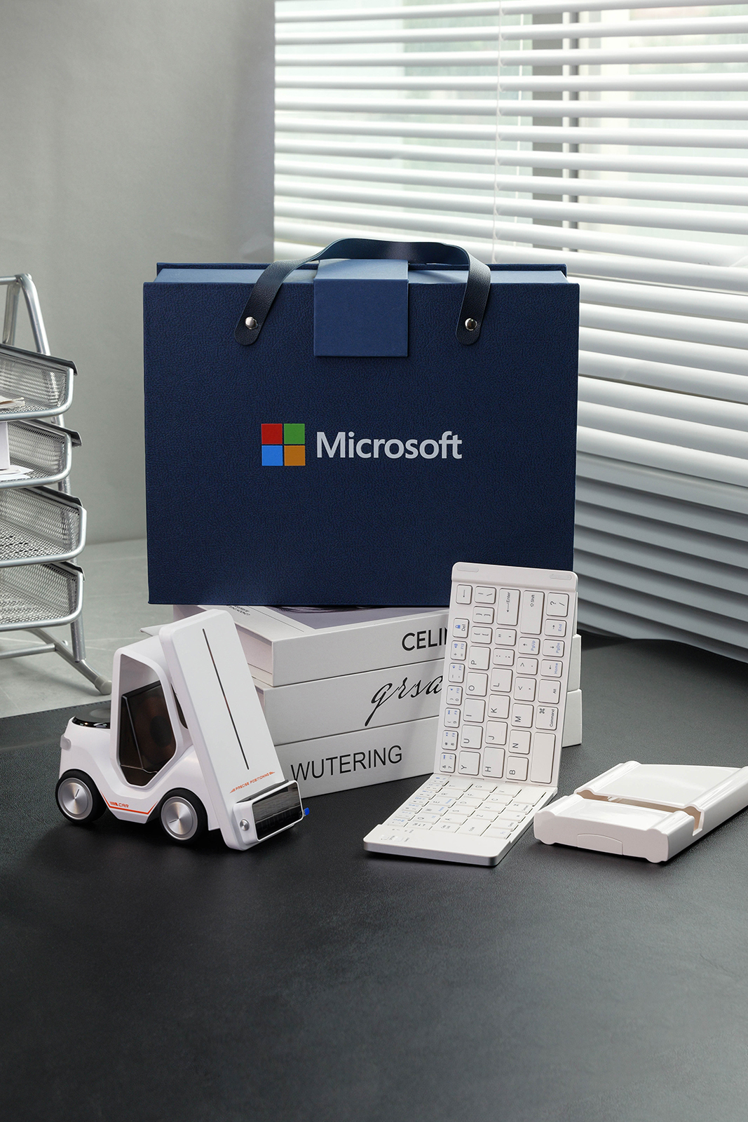 5-in-1 Car-Shaped Wireless Charger & Bi-Fold Bluetooth Keyboard, 2-Piece Smart Office Gift Set