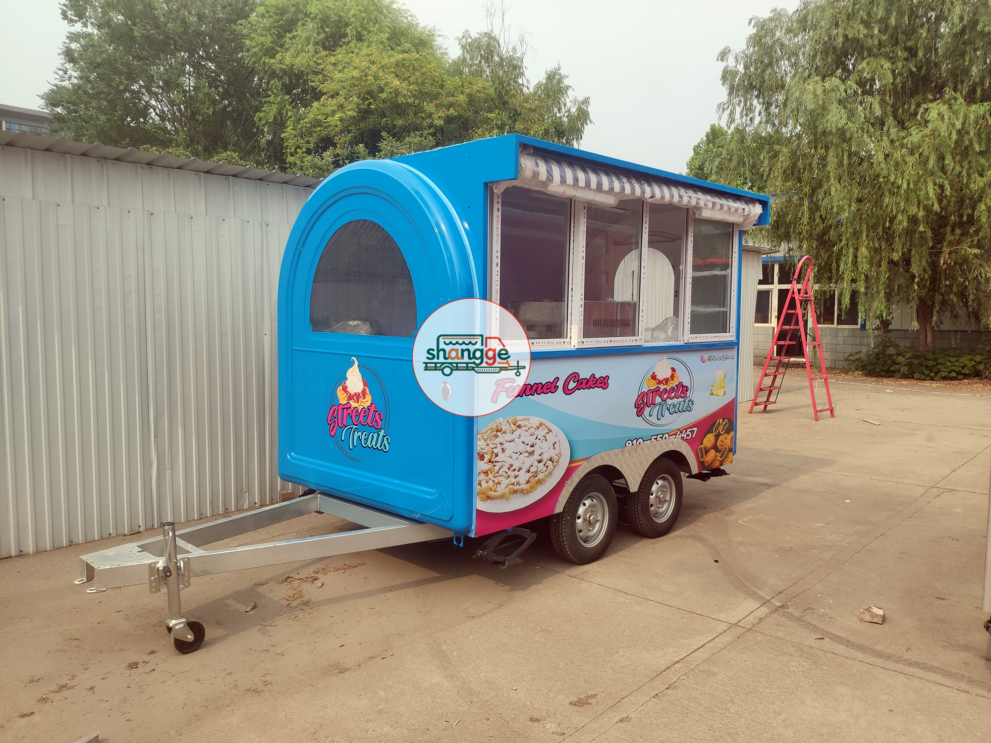 Round Food Trailer