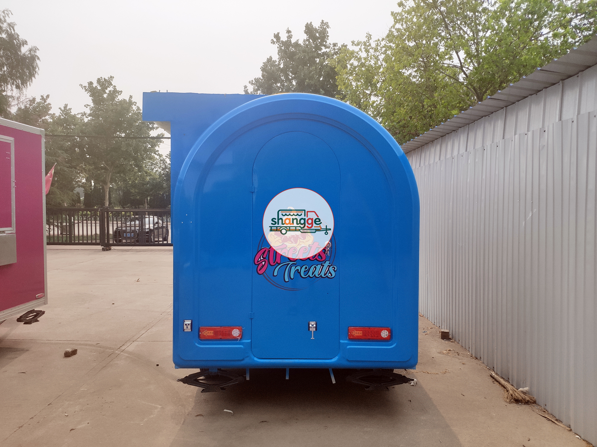 Round Food Trailer
