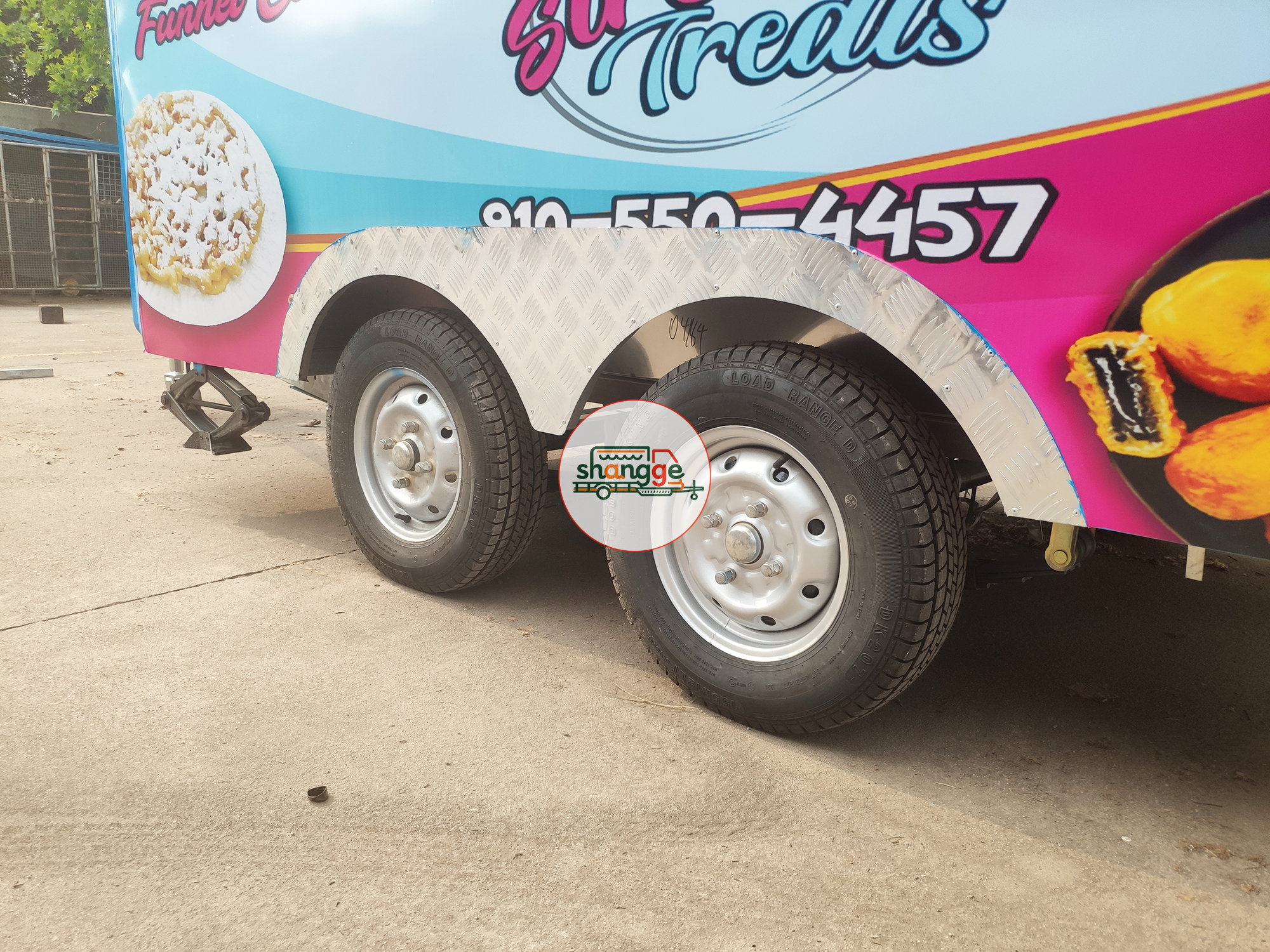 Round Food Trailer
