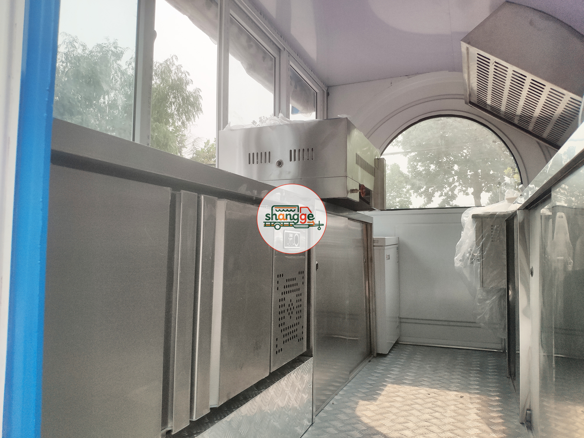 Round Food Trailer