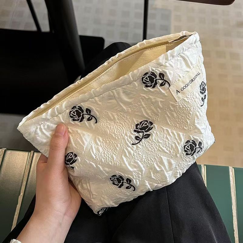 Ins小众灯芯绒撞色条纹化妆包便携旅行出差护肤品收纳袋洗漱包