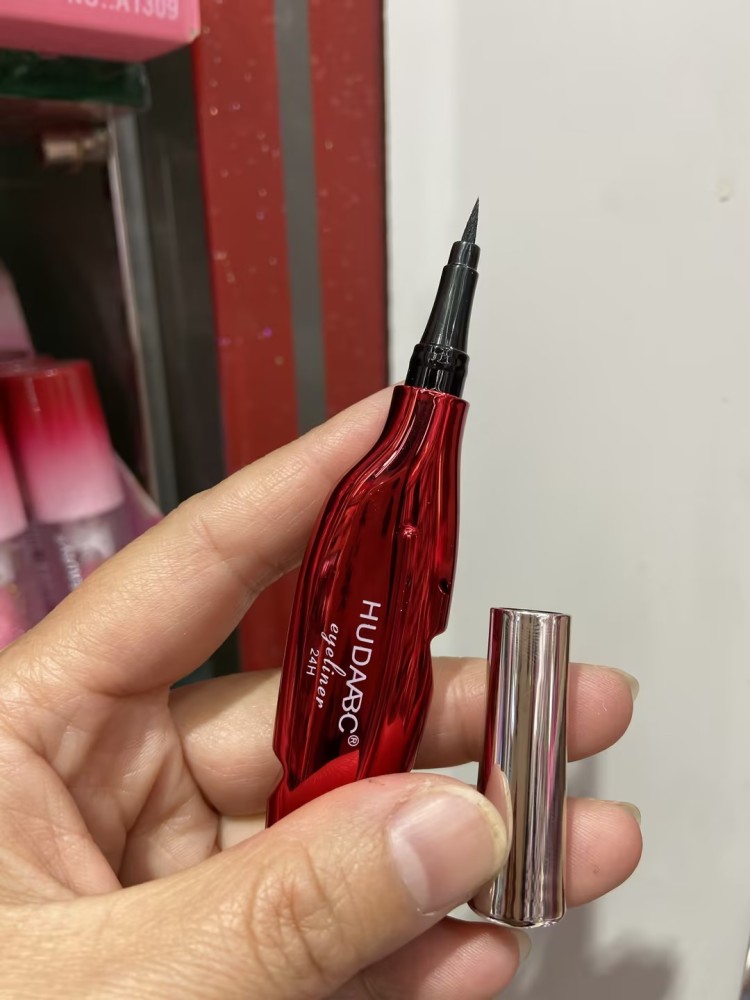 HUDAABC waterproof eyeliner