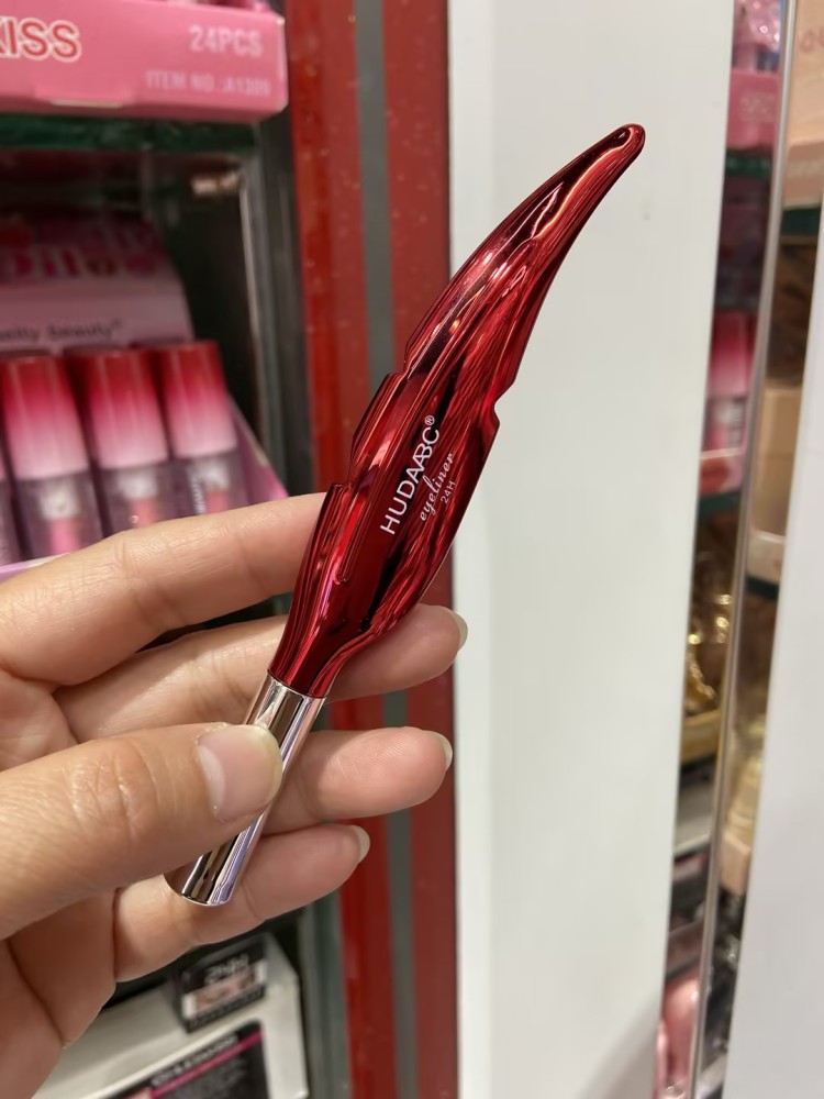 HUDAABC waterproof eyeliner