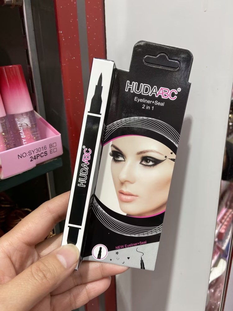 HUDAABC eyeliner