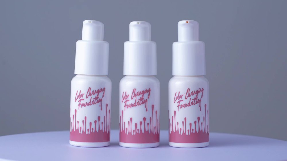 Hellokiss温变肤色粉底液清透服帖定妆Color changing foundation
