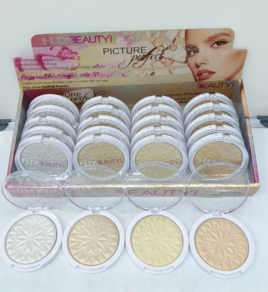 Monochromatic Highlighting Eyeshadow Shimmer