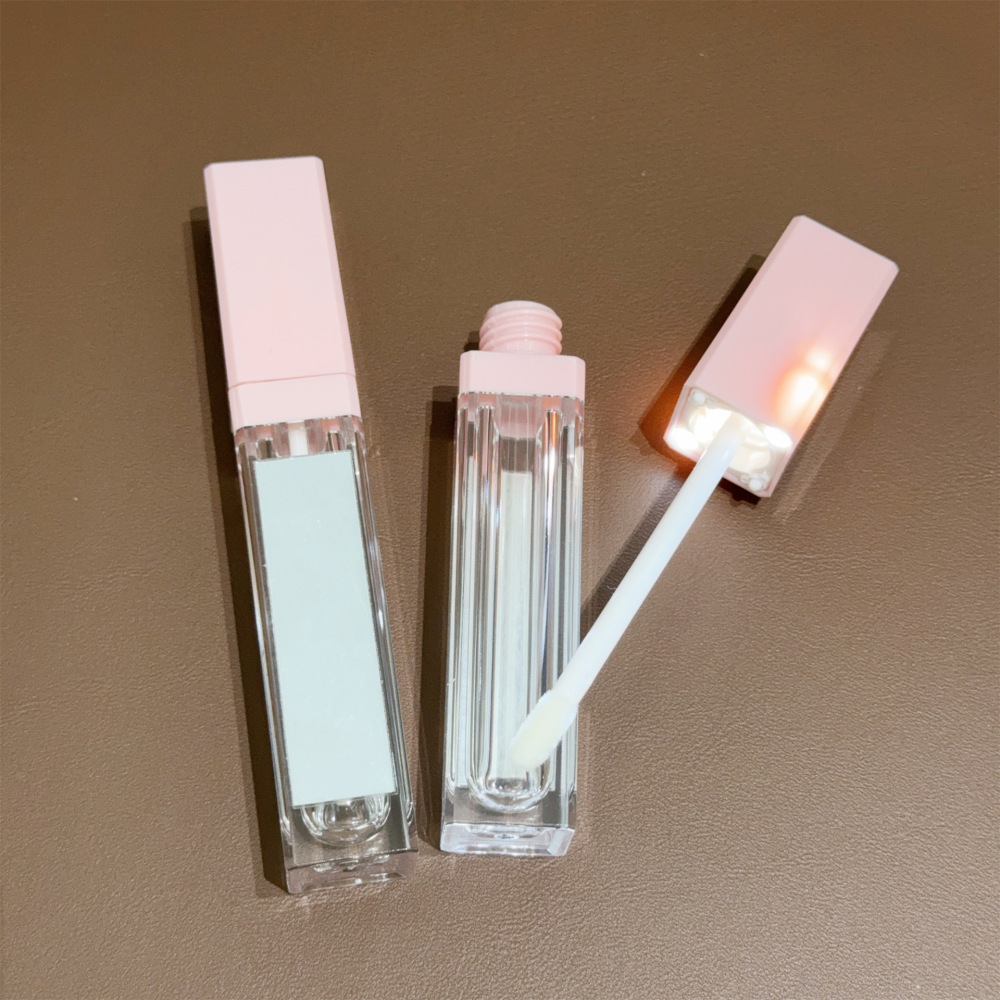 现货粉色唇彩管带LED发光唇油保湿空管8.5ml透明瓶身彩妆包材唇彩