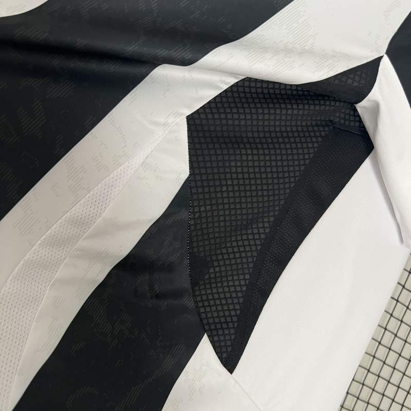 Juventus Home Replica Jersey 2024/25