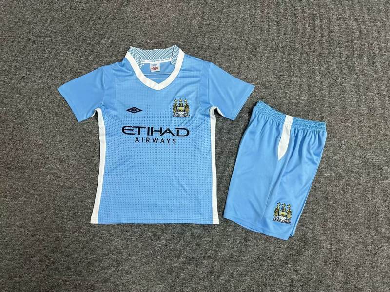 Retro Kids 11/12 Manchester City home size: 16-28
