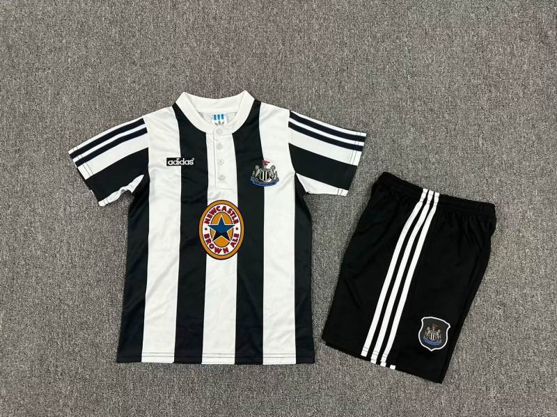 Retro Kids 95/97 Newcastle home size: 16-28