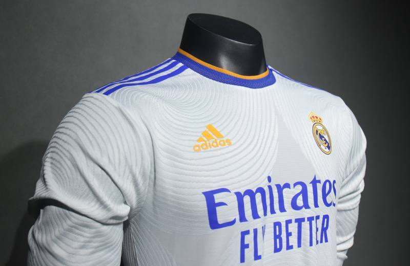 Retro Real Madrid Home Long Sleeve Player Edition 2021/22