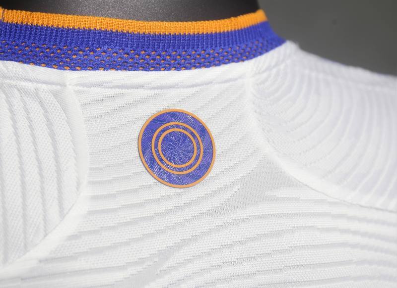 Retro Real Madrid Home Player Edition 2021/22