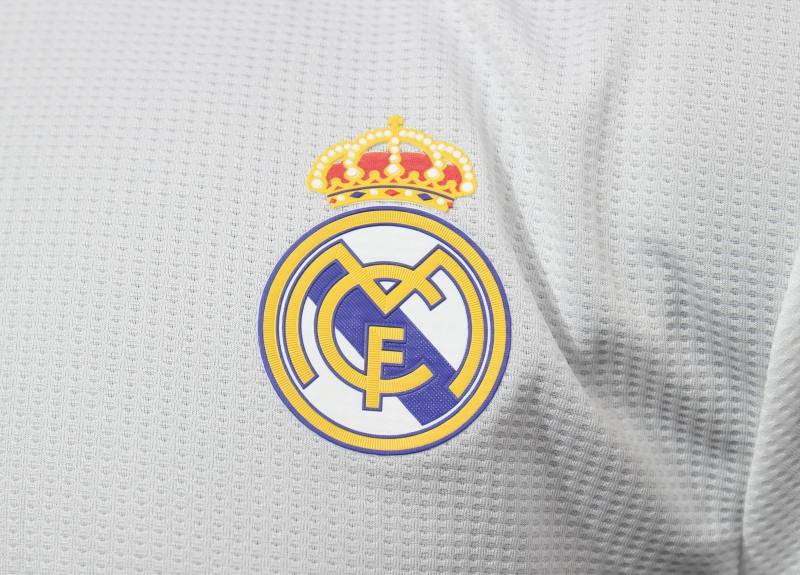 Retro Real Madrid Home Long Sleeve Player Edition 2019/20