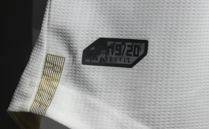 Retro Real Madrid Home Long Sleeve Player Edition 2019/20