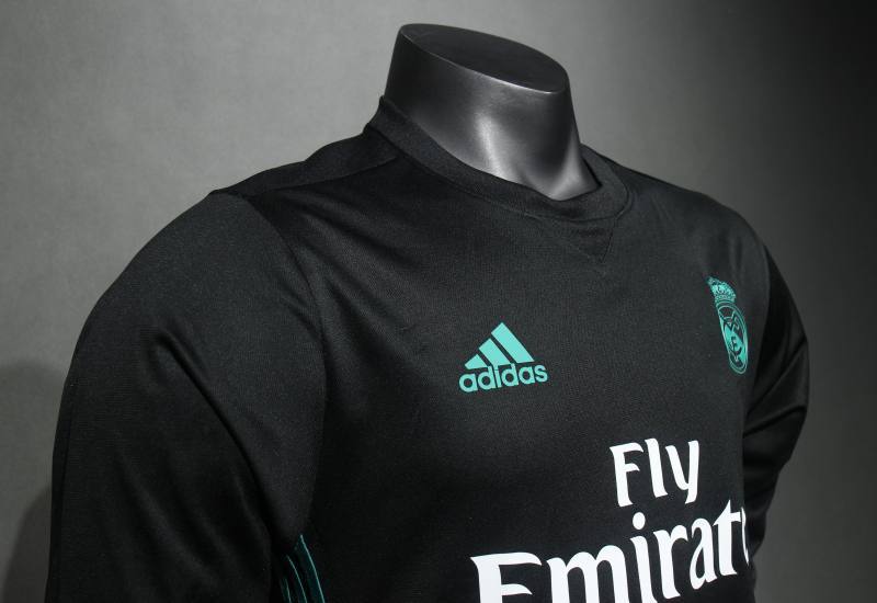 Retro Real Madrid Away Long Sleeve Player Edition 2017/18