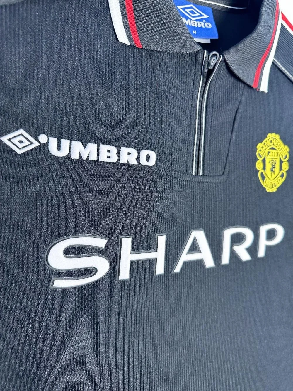 Retro Manchester United Away Football Shirt 1998/1999