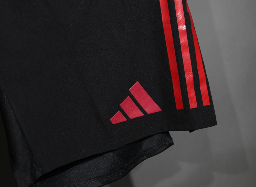 Liverpool Away Soccer Shorts Player+Fans Version 2025-26
