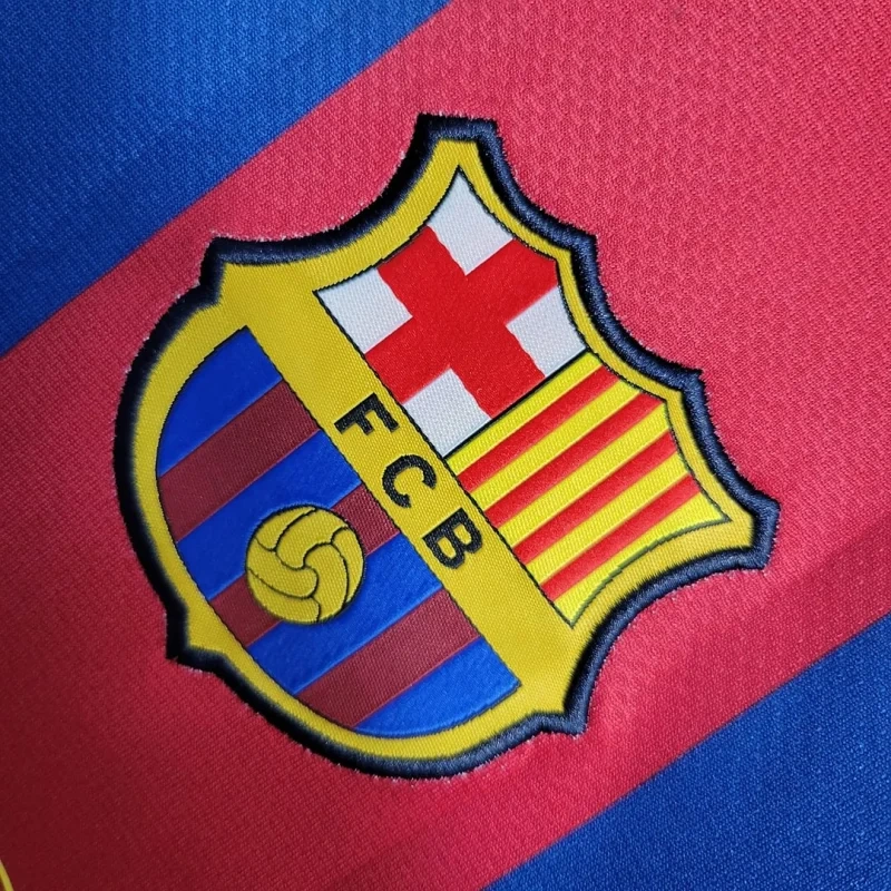 10-11 Retro Barcelona Messi Home Football Shirt