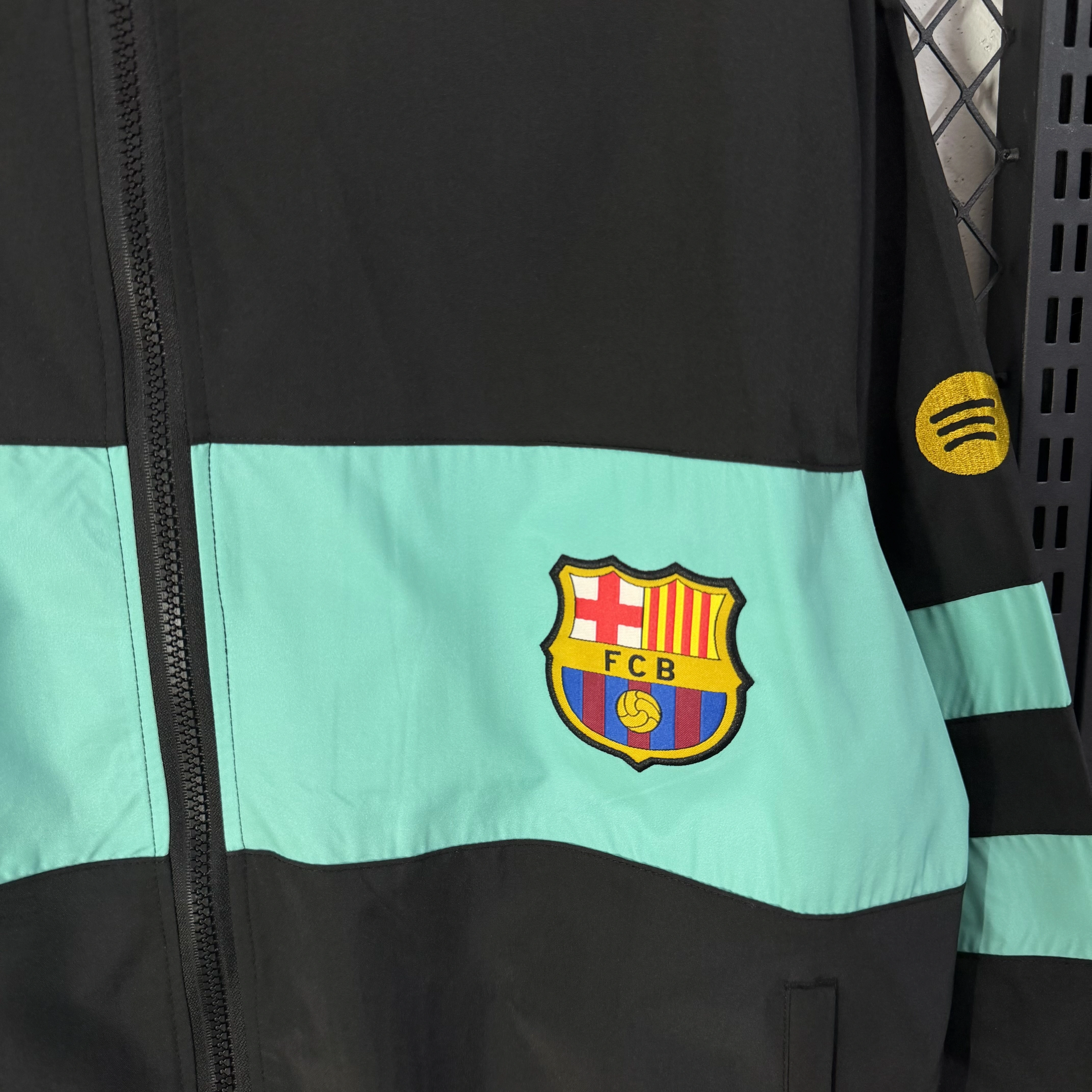 26-27 Barcelona Black Jacket Retro Windproof Jacket