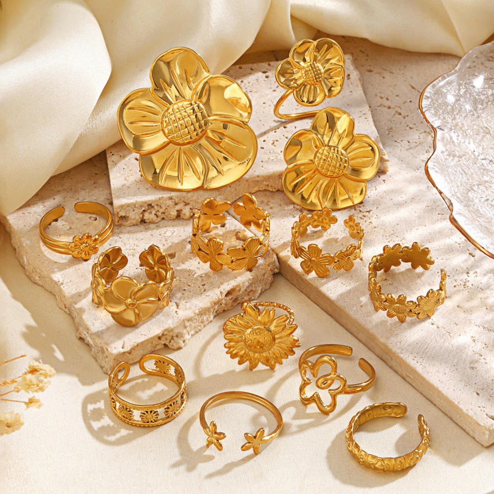 Hot Selling 18K Gold Plated Tarnish Free Flower Open Finger Ring Various Daisy Rings for Women Stainless Steel Adjustable Ring