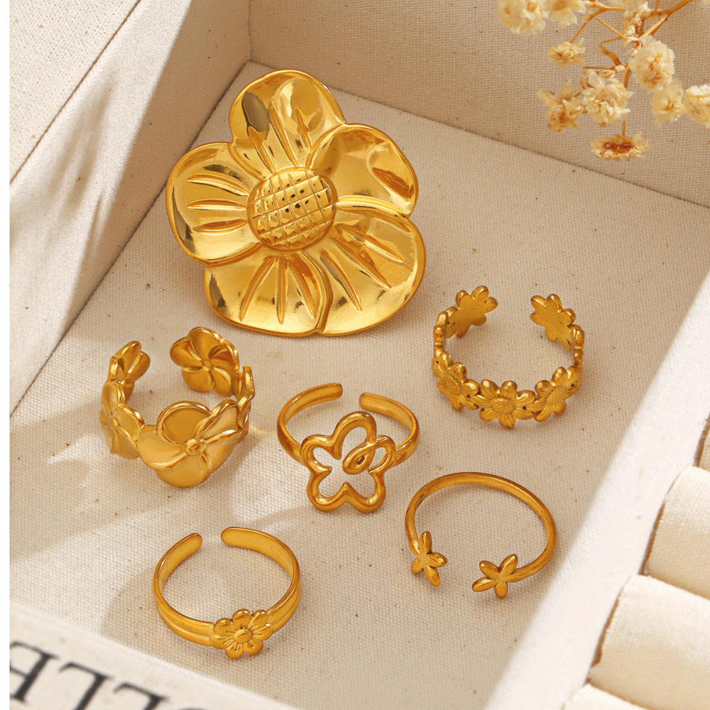 Hot Selling 18K Gold Plated Tarnish Free Flower Open Finger Ring Various Daisy Rings for Women Stainless Steel Adjustable Ring