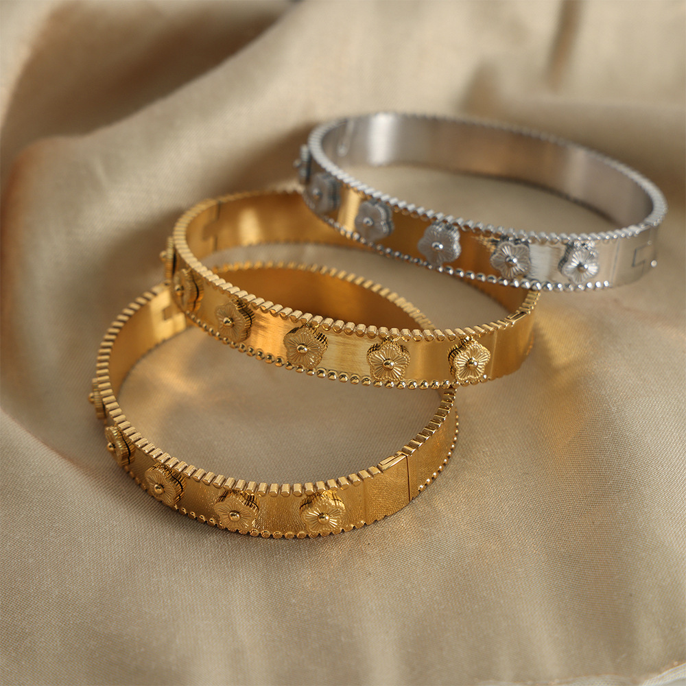 Trendy 18K PVD Gold Plated Tarnish Free Stainless Steel Elegant Flower Bangles for Women
