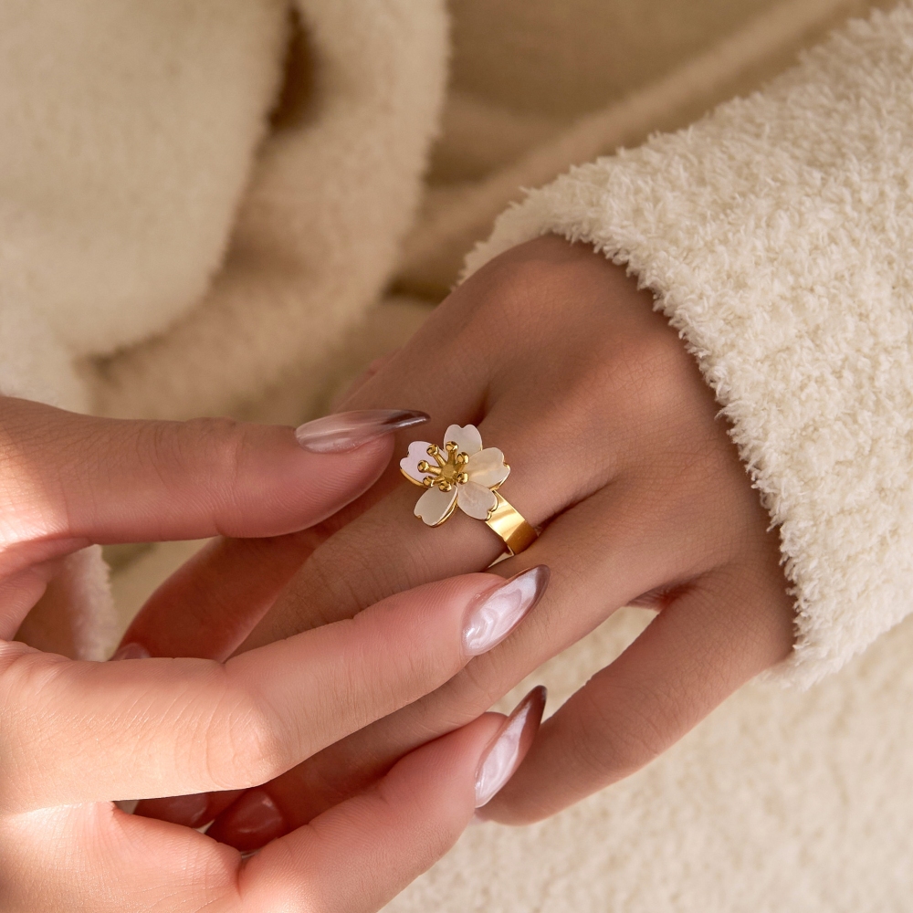 New Shell Flower Ring 18K PVD Gold Plated Stainless Steel High End Vintage Blossom Adjustable Open Ring for Women Finger Jewelry