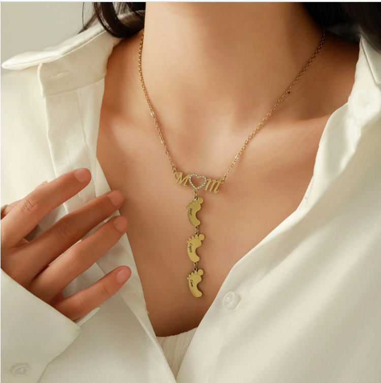 MOM With Diamond Love Heart Foot Necklace