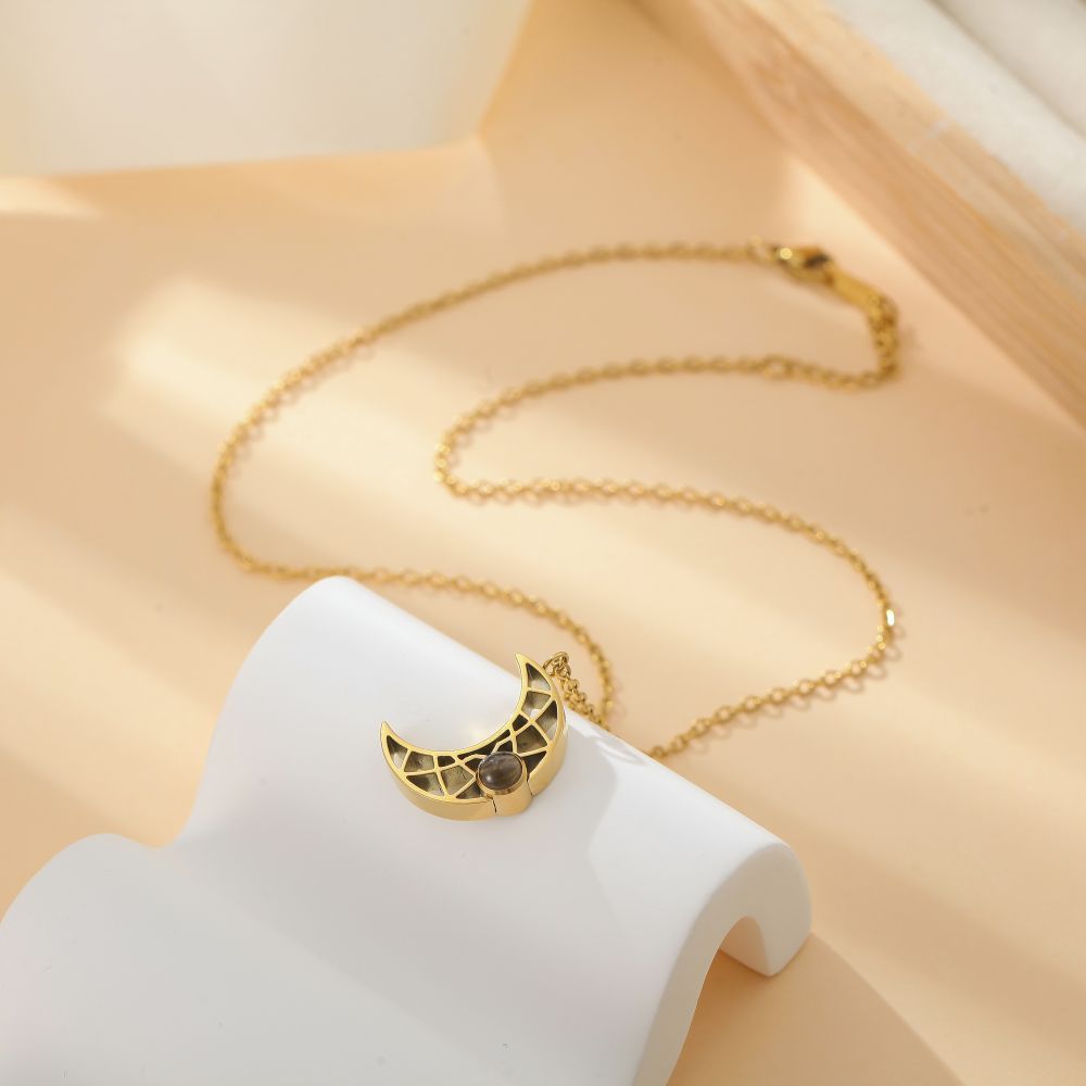 【私人定制】不锈钢月亮投影照片项链 宝石情侣彩色照片定制项链