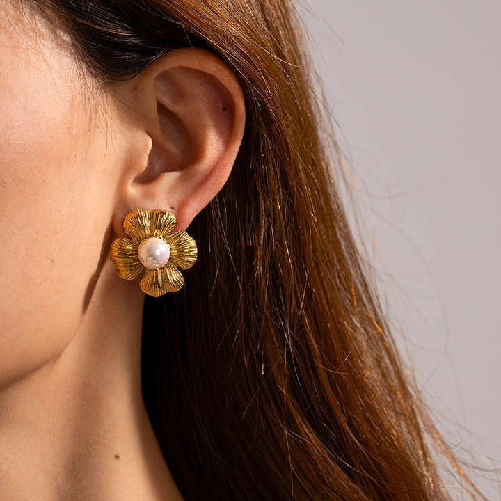 New Arrival Trendy Stainless Steel with 18K Gold Plated Waterproof & Tarnish Free Flower Pearl Stud Earrings for Women