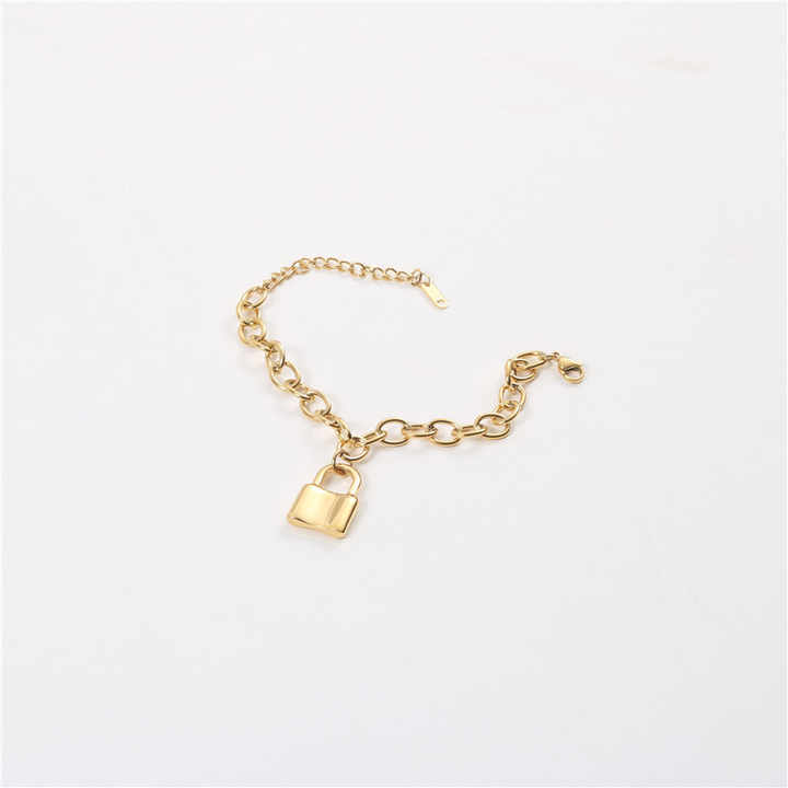IVIAPRO New Arrival High End Gold Plated Stainless Steel Padlock Bracelet for Women